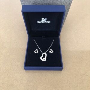 SWAROVSKI  Silver Clear Crystal Heart -with Pearl - Necklace & Stud Earrings Set